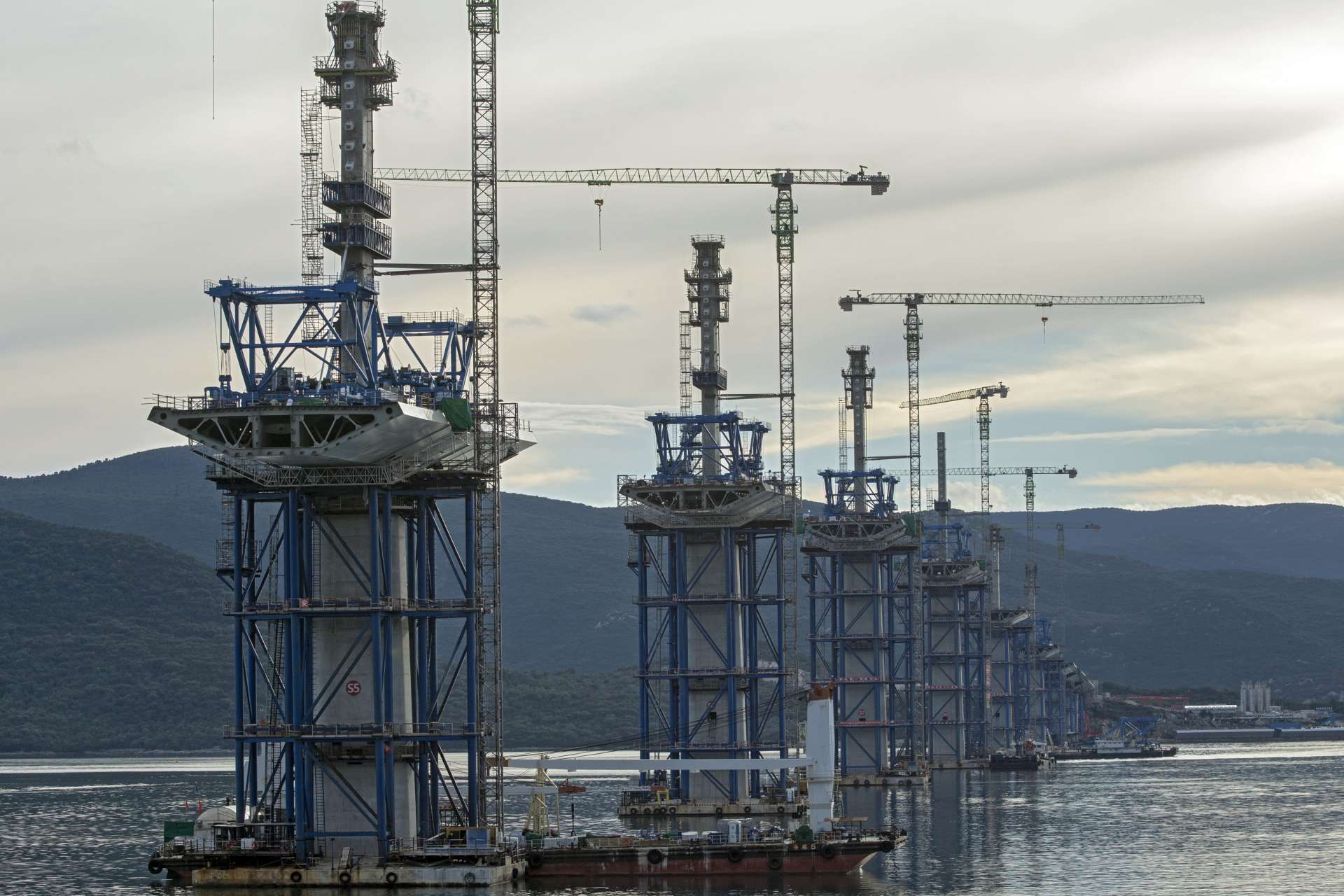 IZGRADNJA MOSTA KOPNO – PELJEŠAC S PRISTUPNIM CESTAMA - 