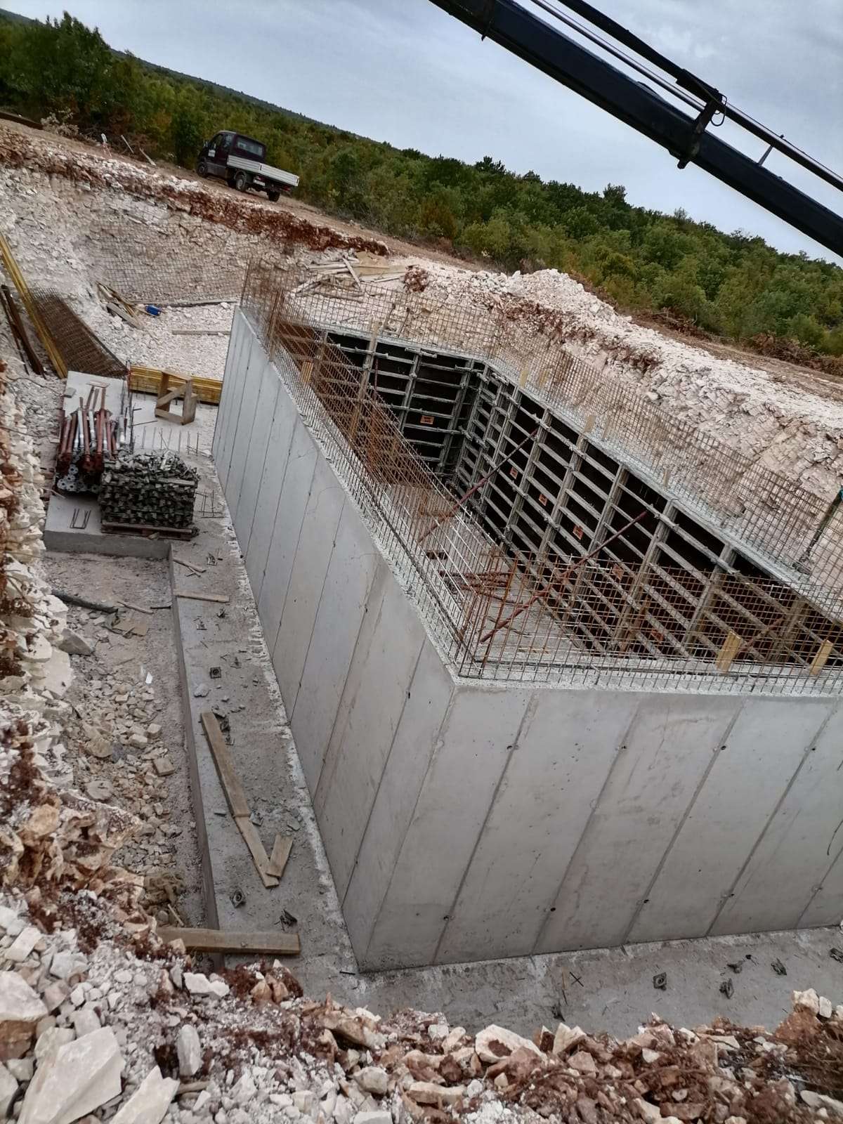 CONSTRUCTION OF MUNICIPAL INFRASTRUCTURE IN THE PRIDRAGA 1 BUSINESS ZONE - 