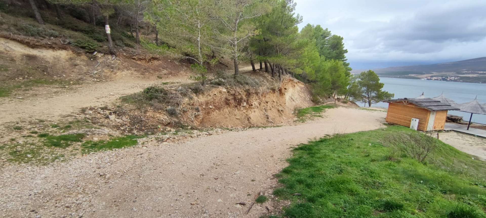 UREĐENJE KARINSKE PLAŽE I PRIPADAJUĆE INFRASTRUKTURE - 