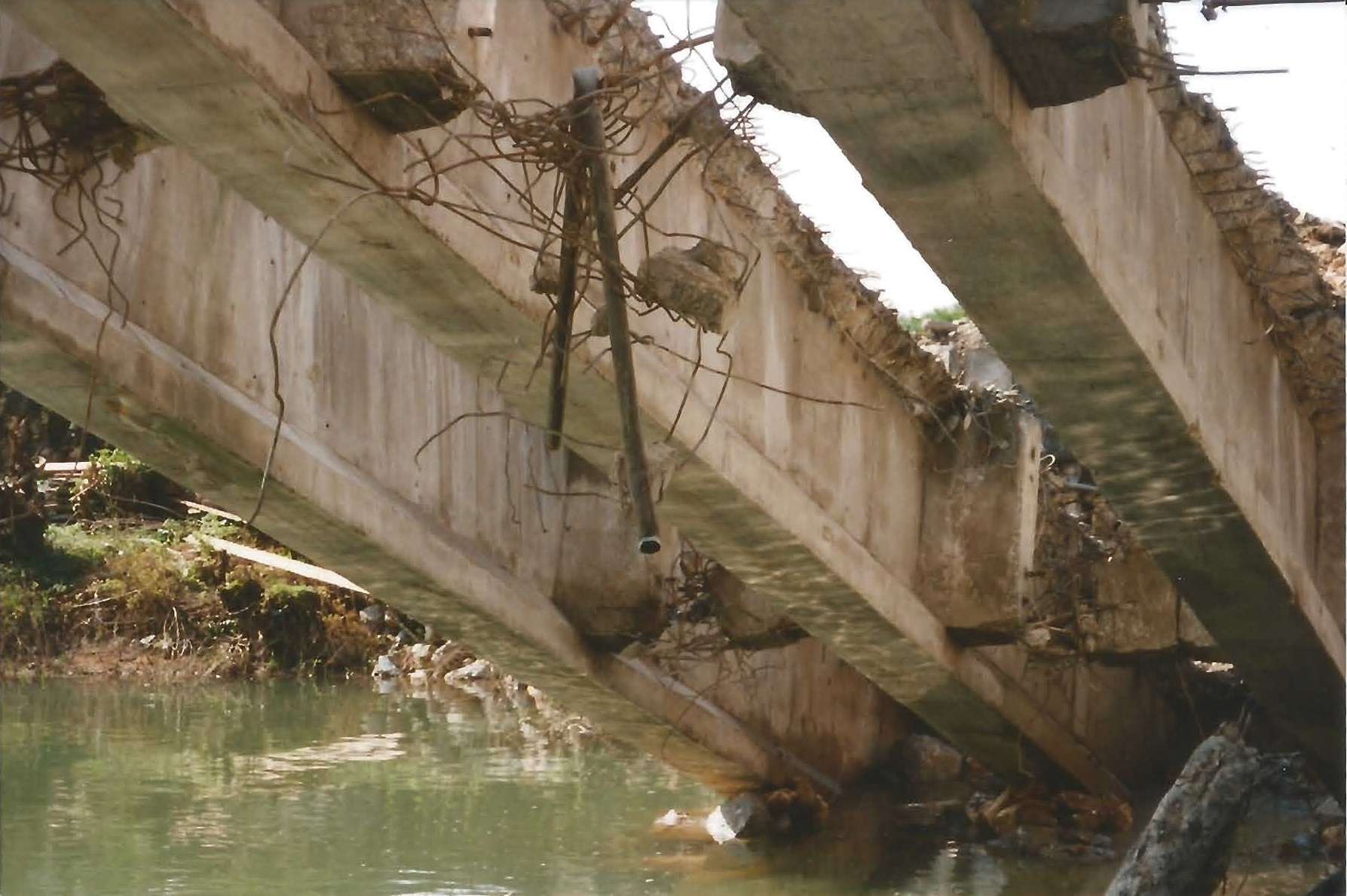RECONSTRUCTION OF „KOSTAJNICA“ BRIDGE OVER RIVER UNA IN HRVATSKA KOSTAJNICA AND REMOVAL OF DEBRIS OF „JASENOVAC“BRIDGE - 